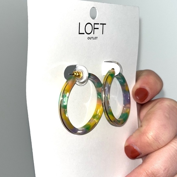 LOFT NWT Multicolor Resin Hoop Earrings - Picture 4 of 5